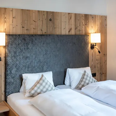 מלון דירות Stadler 3*