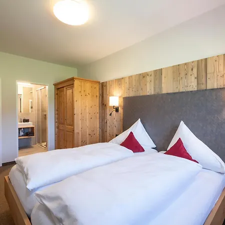 Stadler Aparthotel 3*