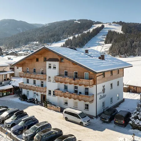 Stadler Aparthotel 3*